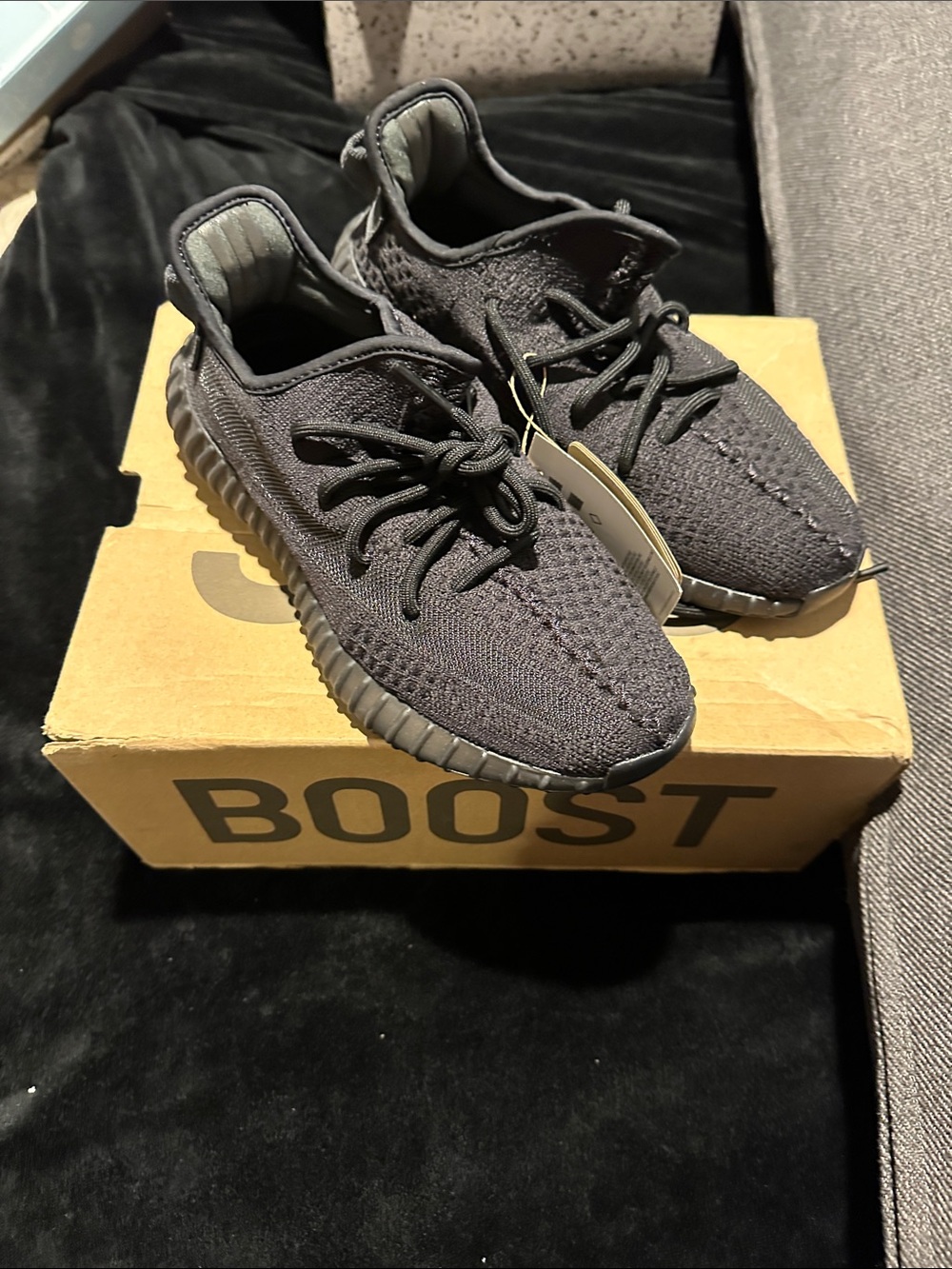 Yeezy Kids Black Knit Low-Top Sneakers